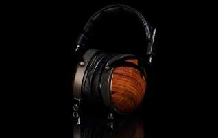 AUDEZE